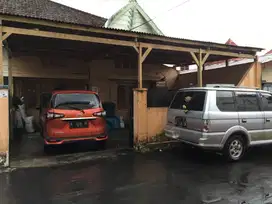 Dijual Rumah Vintage Tengah Kota dekat Alun-Alun Malang