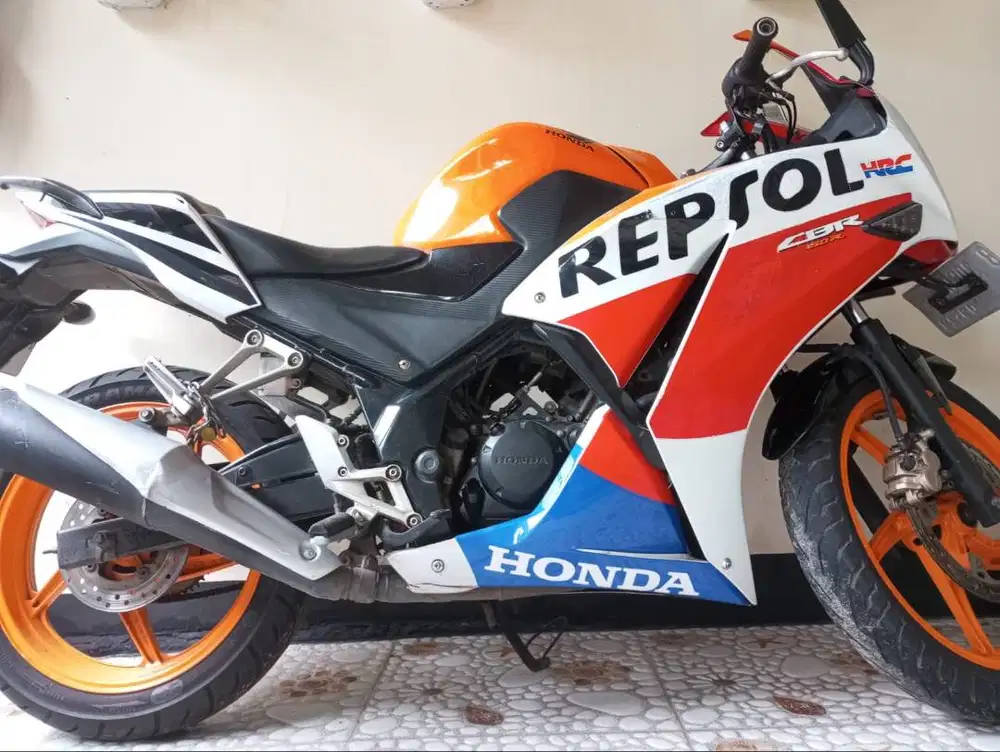 Honda CBR 150 Repsol