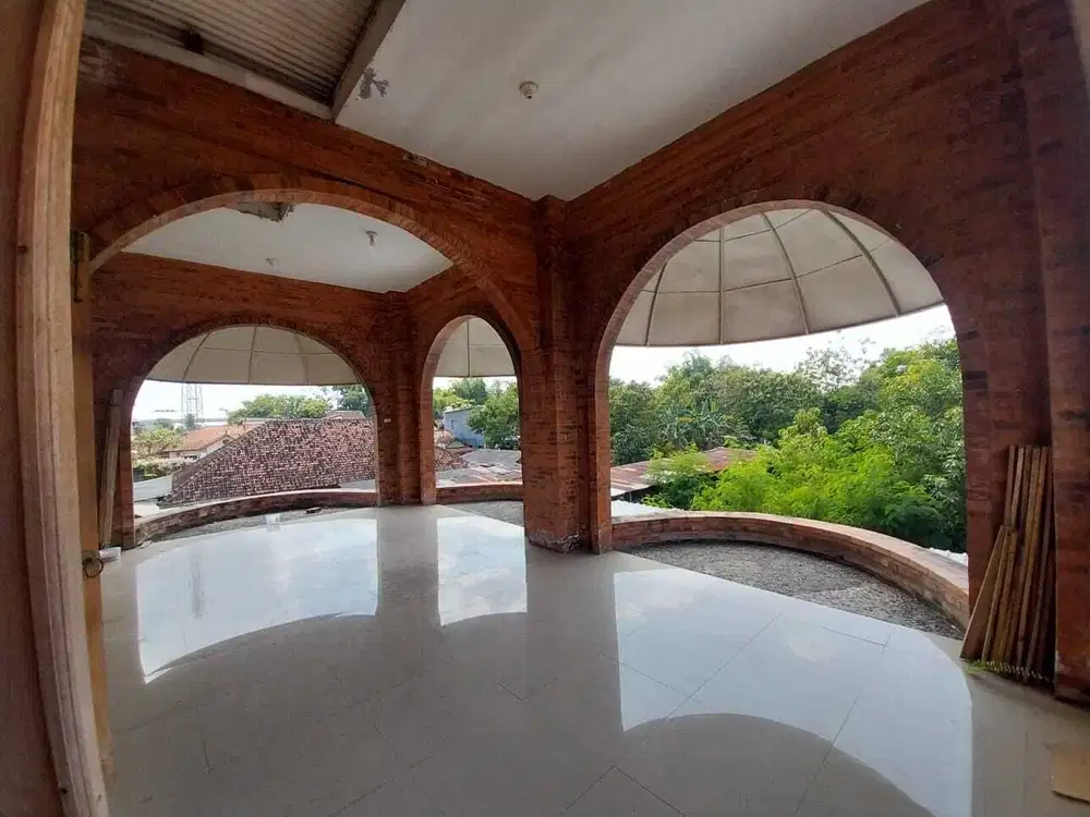 Disewan gedung ruang usaha pinggir jalan raya bantul