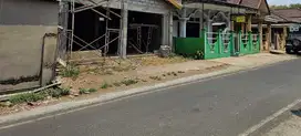 RUMAH DI KELURAHAN NGINGIT, TUMPANG MALANG