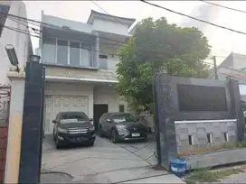 RUMAH MEWAH MURAH PETEMON DEKAT TUNJUNGAN PLAZA SBY