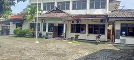 Tanah bonus bangunan gudang di Jalan raya utama Mojosongo Solo