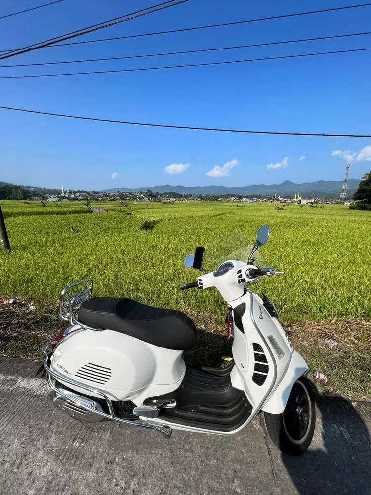 Vespa GTS 150 th 2022
