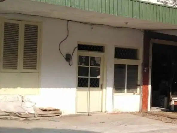 JUAL Rumah Tengah Kota dekat Kapasan One Gate System Gembong Sayuran