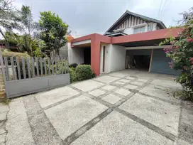 Jl.Setrasari, Rumah Luas Hitung Tanah
