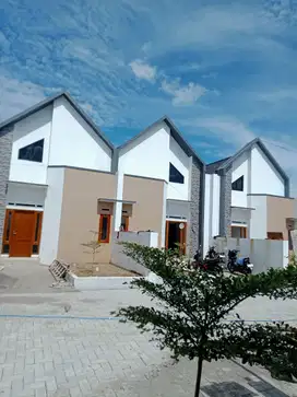 DIJUAL RUMAH HUNIAN CLUSTER 3 KAMAR TIDUR 5 MENIT KE PUSAT SOLO BARU