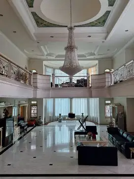 Turun Harga Rumah Mewah Bintang Diponggo dkt Raya Mayjen Sungkono