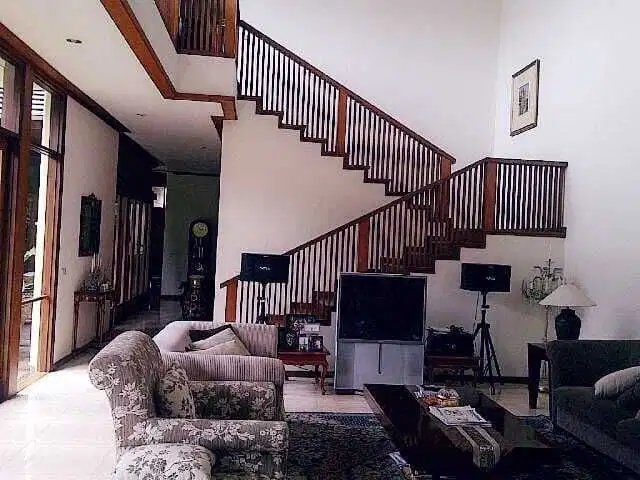 (SALE) RUMAH MAINROAD DAGO, BANDUNG, PUSAT KOTA , STRATEGIS (NEGO)