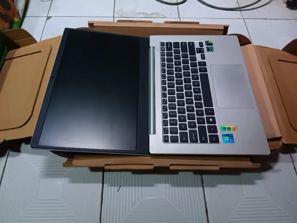 Laptop samsung galaxy book go murah