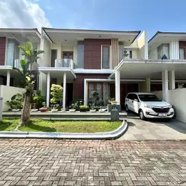 TURUN HARGA! Rumah 2 Lt dalam Perumahan Elit Mewah Bale Mulia Jombor