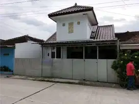 Rumah Lokasi tepi jalan raya dekat Bandara Solo