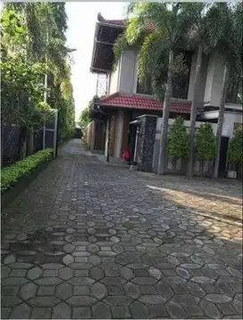 Rumah mewah, Joglo plus Kolam Renang dkt Jl. Adi Sucipto Colomadu
