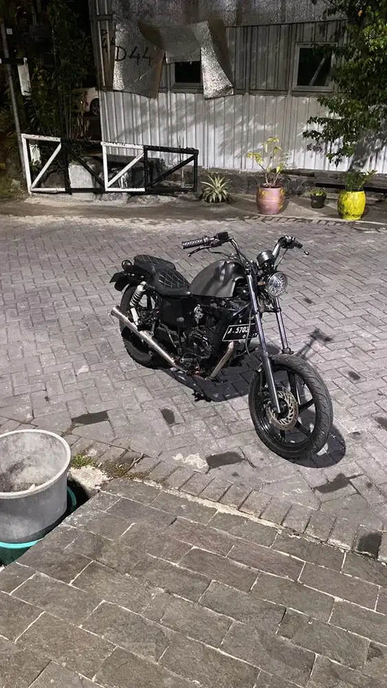 Hinda Bobber MP mono