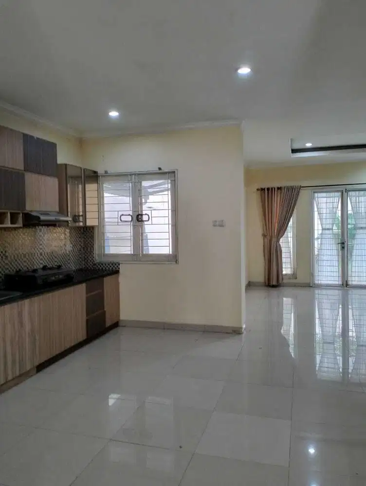 Jual Rumah Strategis 2 Lantai Cluster Dago Lippo Cikarang, 2,4 Miliar!