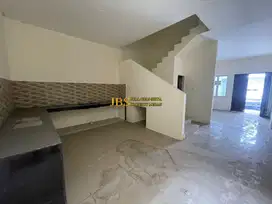 Dijual Townhouse 3,5 Tingkat di Komplek Cemara Asri  Cluster Diamond
