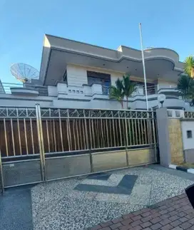 Rumah terawat  marmer ,Satelit Town Surabaya Barat