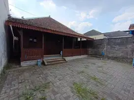 DIJUAL RUMAH ETNIK DENGAN KAYU JATI DEKAT KAMPUS UGM YOGYAKARTA