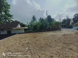 Dijual Tanah Pekarangan di Pinggir jalan aspal