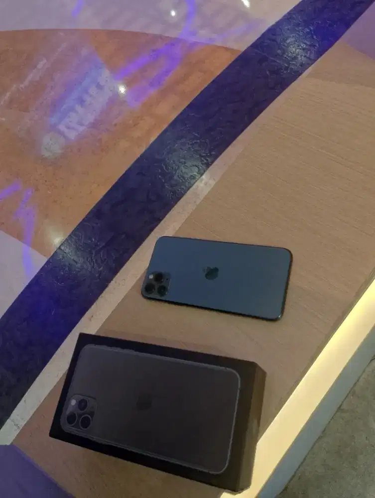 Iphone 11 pro max 256gb ada sekali baru