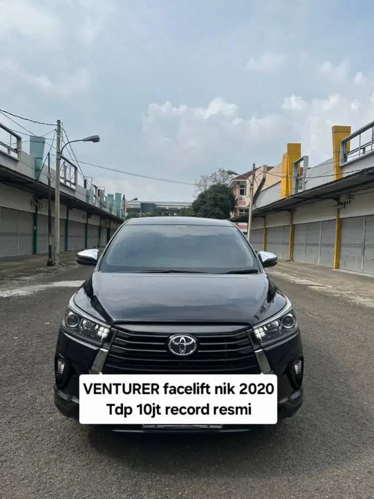 Toyota Innova Venturer 2020  tdp10jt at 2.0 - 2021 hitam 2019 matic