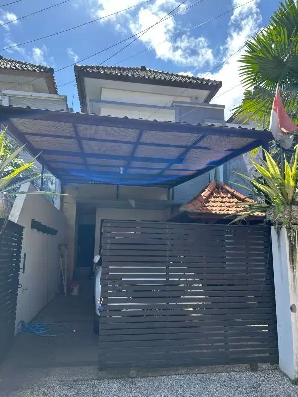 Rumah Luas 155m2 di Jalan Nangka Utara Dps