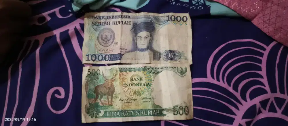 Uang kuno Rp.500 tahun 1988 & uang kuno Rp.1000 tahun 1987
