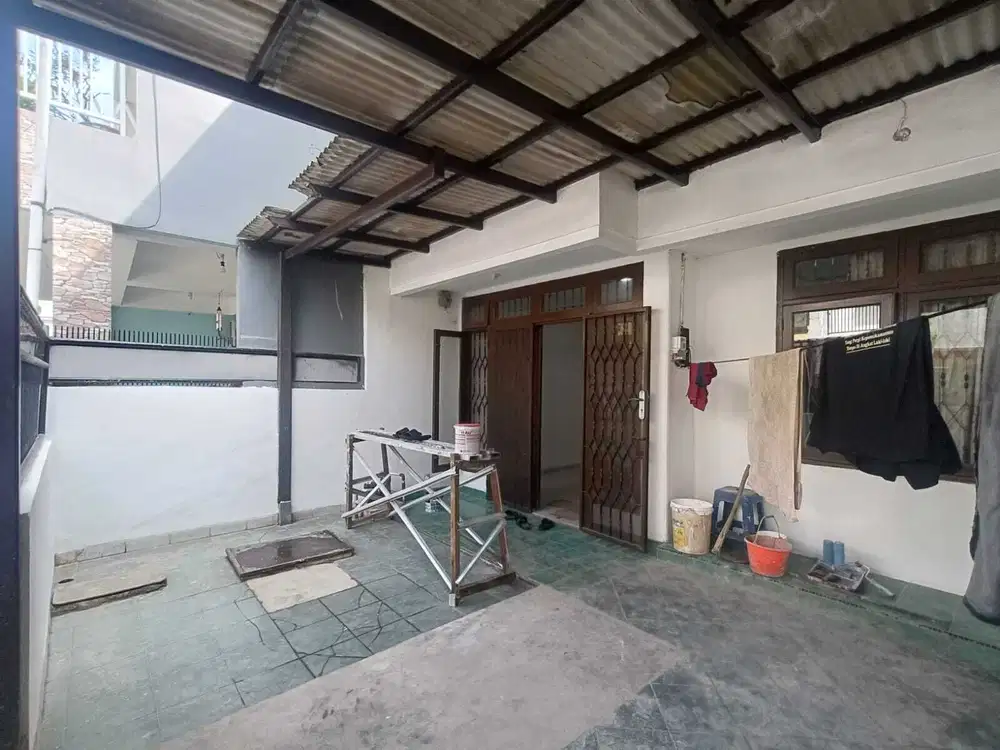 dijual rumah di taman palem lestari