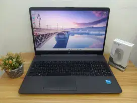 HP 250 G8 CORE i3-1115G4 
RAM 8GB 
SSD 512GB 
15INCH 
W11