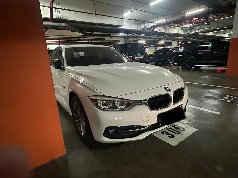 BMW 320i CKD AT Tahun 2016