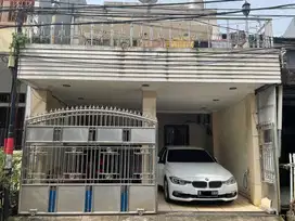 Dijual Rumah Jl Kelapa Hibrida, Kelapa Gading Jakarta Utara