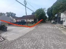 Tanah pekarangan strategis dekat SD model wedomartani cocok hunian