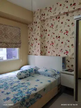 DISEWAKAN 2 KAMAR APARTEMEN GREEN PRAMUKA TOWER SCARLET MALL TAHUNAN