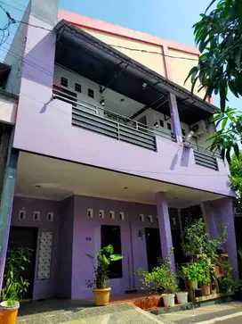 RUMAH 3 LANTAI CANTIK DI PADANGSARI BANYUMANIK– CUMA 700 JUTA!
