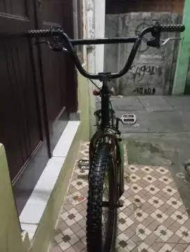 Di jual sepeda bmx