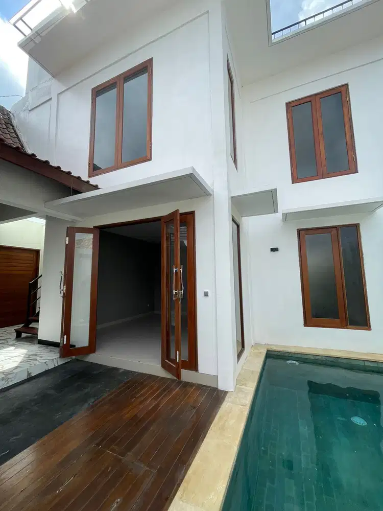 DIJUAL VILLA 3LANTAI  UNGASAN