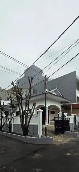 Sewa Rumah Hoek Baru Renovasi 18x15m2 Sunter Agung Permai