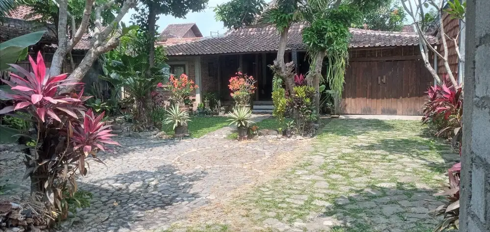 Dijual Villa Full Furnish di Desa wisata dgn Nuansa Asri