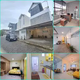Rumah cantik dalam perumahan purwomartani timur bandara