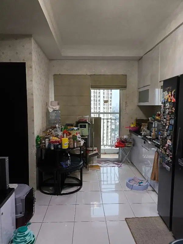 Apartemen Mediterania garden 2, 2 Bedroom semi furnished lantai sedang