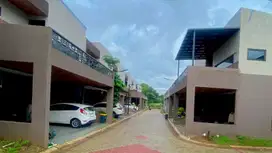 Rumah 2 Lantai dengan Desain Kustom dan Fasilitas Lengkap