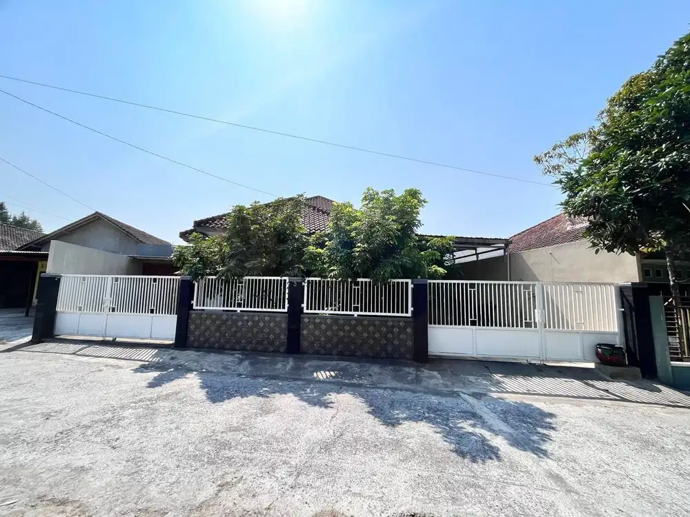 Direct owner ! Jual rumah + furniture Lokasi seputaran jl. Raya tajem.