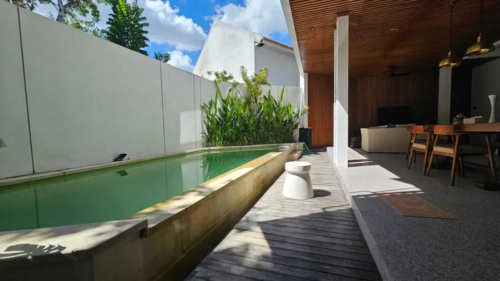 Dijual villa lantai 2 modern minimalis lokasi.pererenan