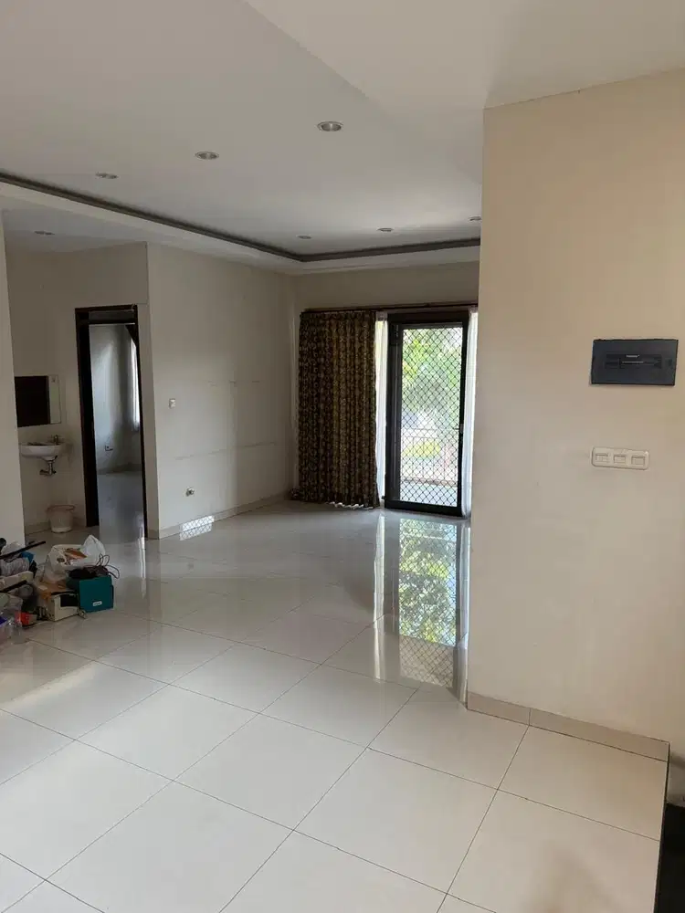 (FAST SALE) RUMAH SINGGASANA, BANDUNG, 3 LANTAI, BANGUNAN BARU (NEGO)