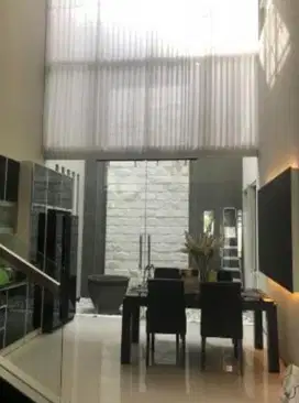 RUMAH TERAWAT SEMI FURNISH PAKUWON CITY SURABAYA TIMUR