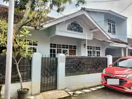 Dijual Rumah Lama Terawat di Margahayu Raya Bandung
