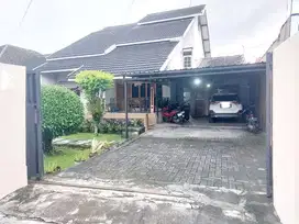 Rumah luas bagus strategis dekat UGM