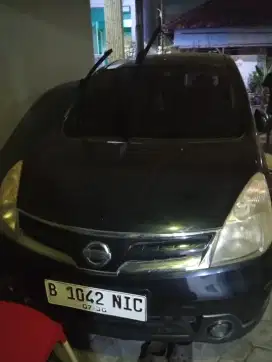 Jual mobil nissan 2011