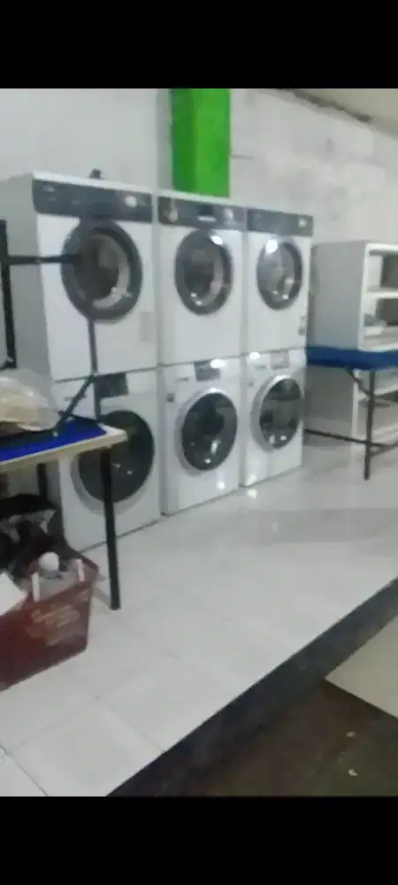Menjual Perlengkapan usaha laundry ( paket ) kondisi second