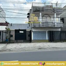 Dijual Villa Samping Pintu Besar Komplek Kasuari Indah