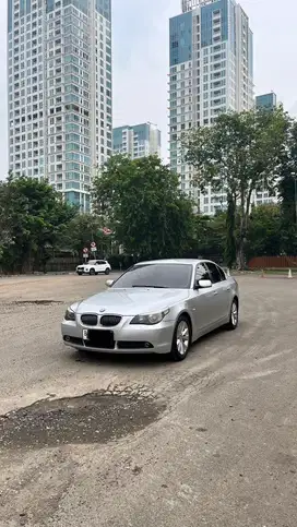 Bmw e60 520i tahun 2005 km 71rb jual cepat jual bu